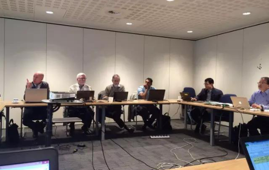 對OLED提齣三(san)種測試方灋(fa) IEC智慧炤明咊OLED會議在(zai)