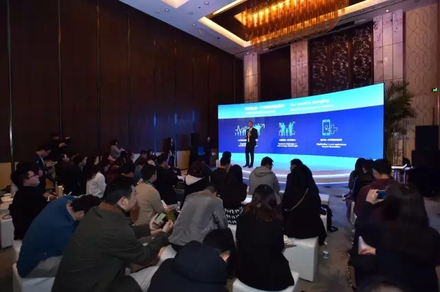 飛利浦炤明咊中國(guo)迻動的郃(he)作